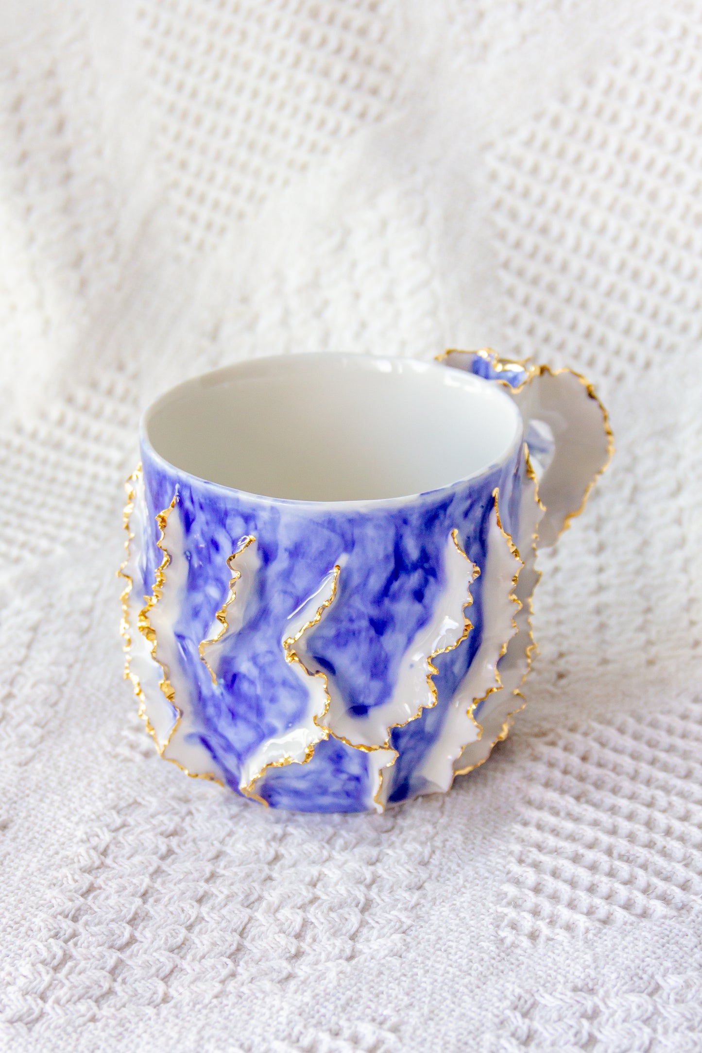 Mug en porcelaine plaqué or