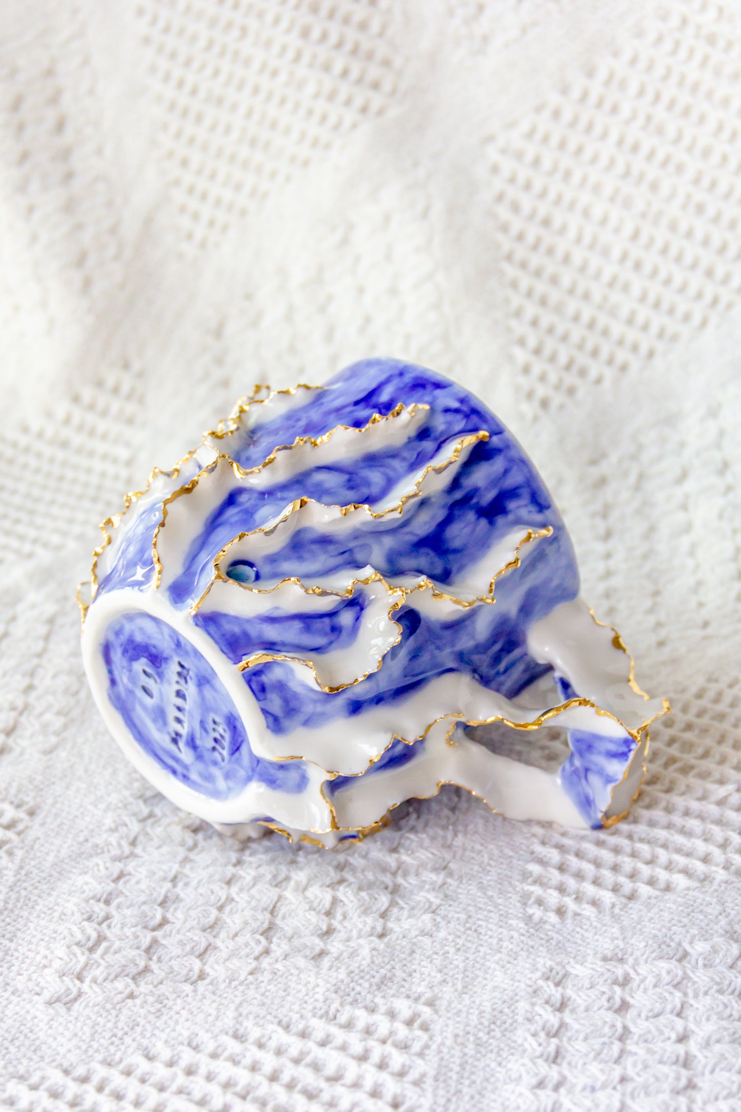 Mug en porcelaine plaqué or