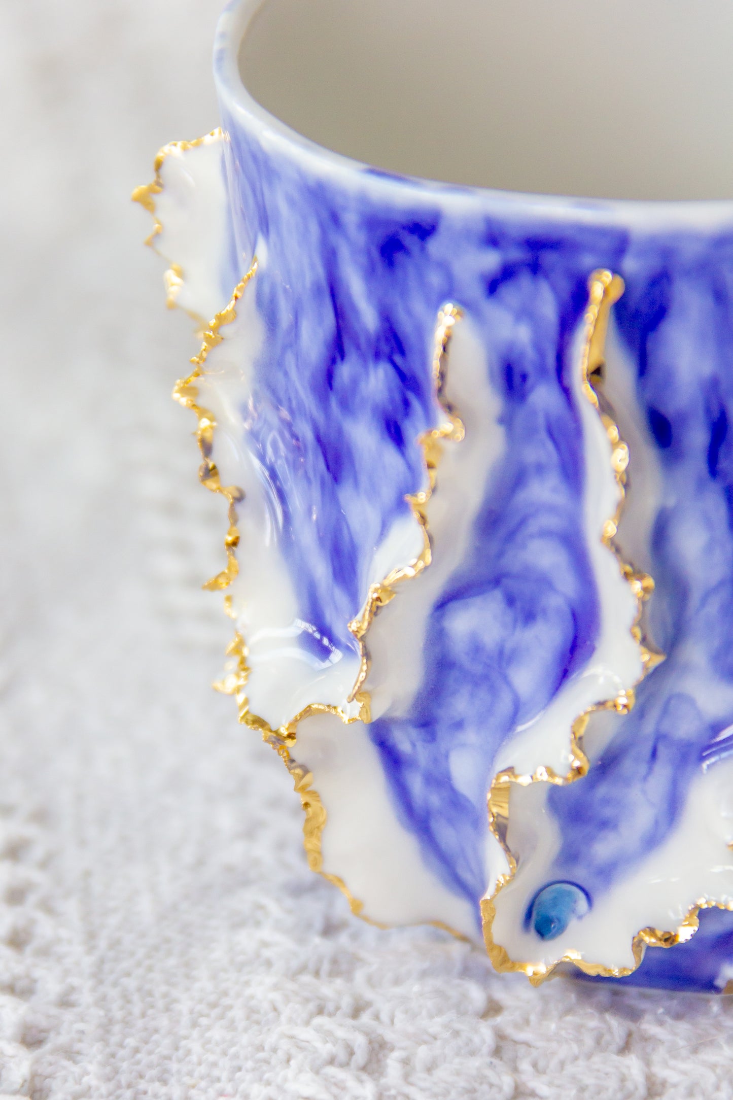 Mug en porcelaine plaqué or