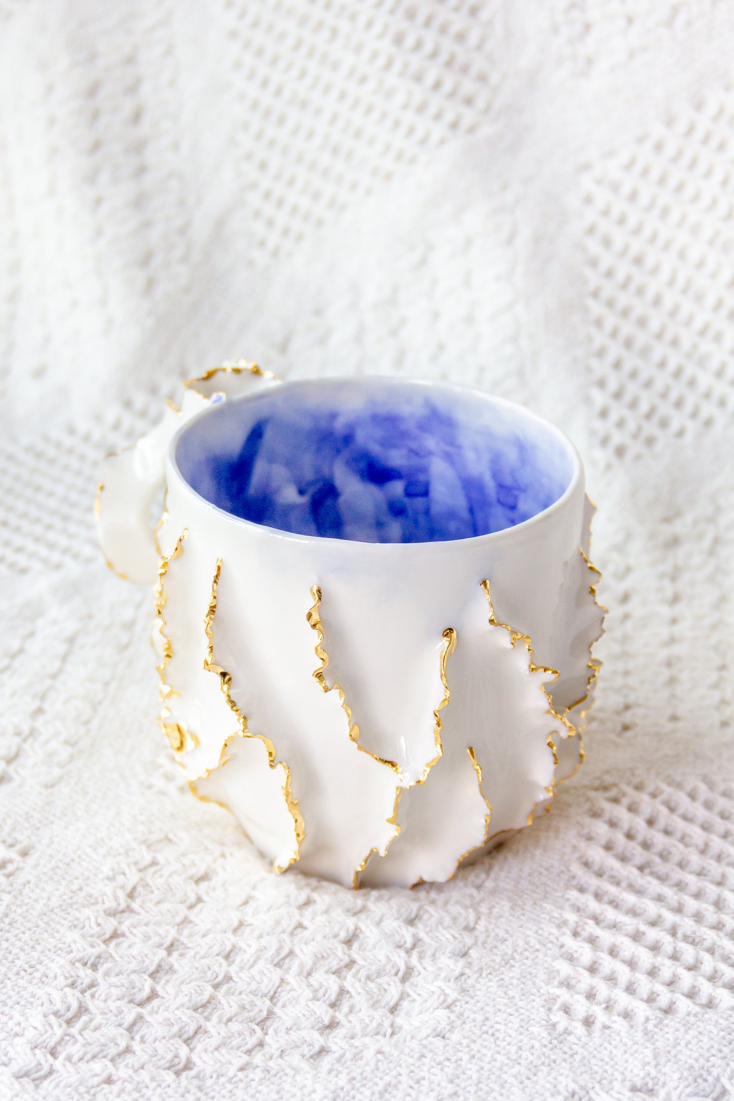 Mug en porcelaine plaqué or