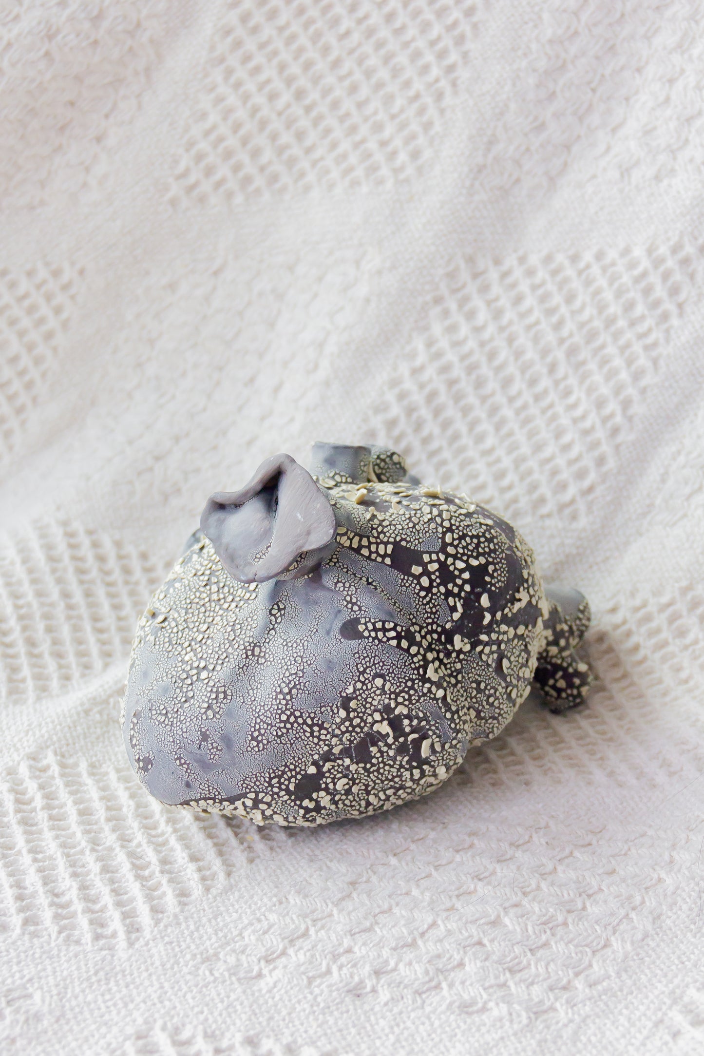Coeur en céramique brillant plaqué or