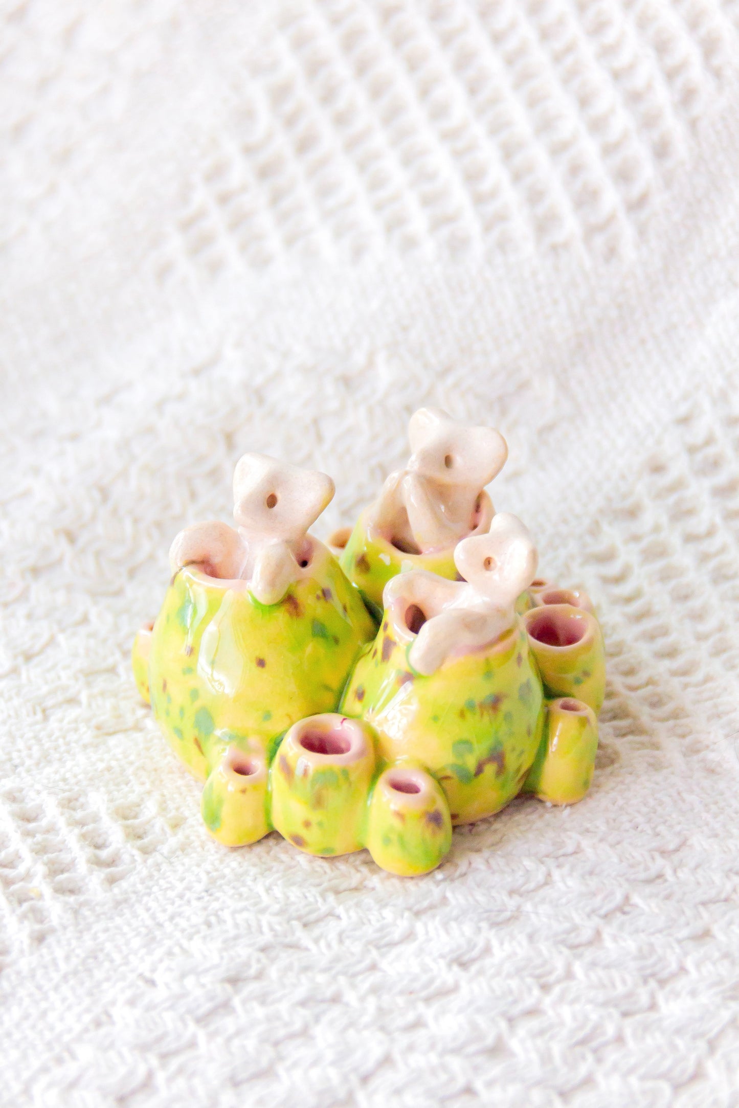 Sculpture en porcelaine "Ascidiacée"