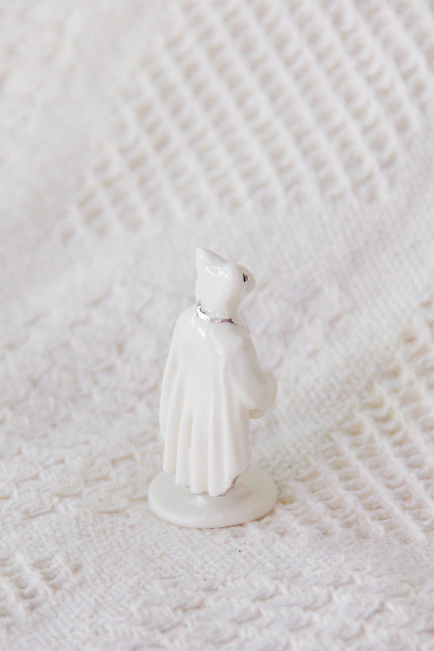 Werling minstrel, rzeźba porcelanowa platynowana