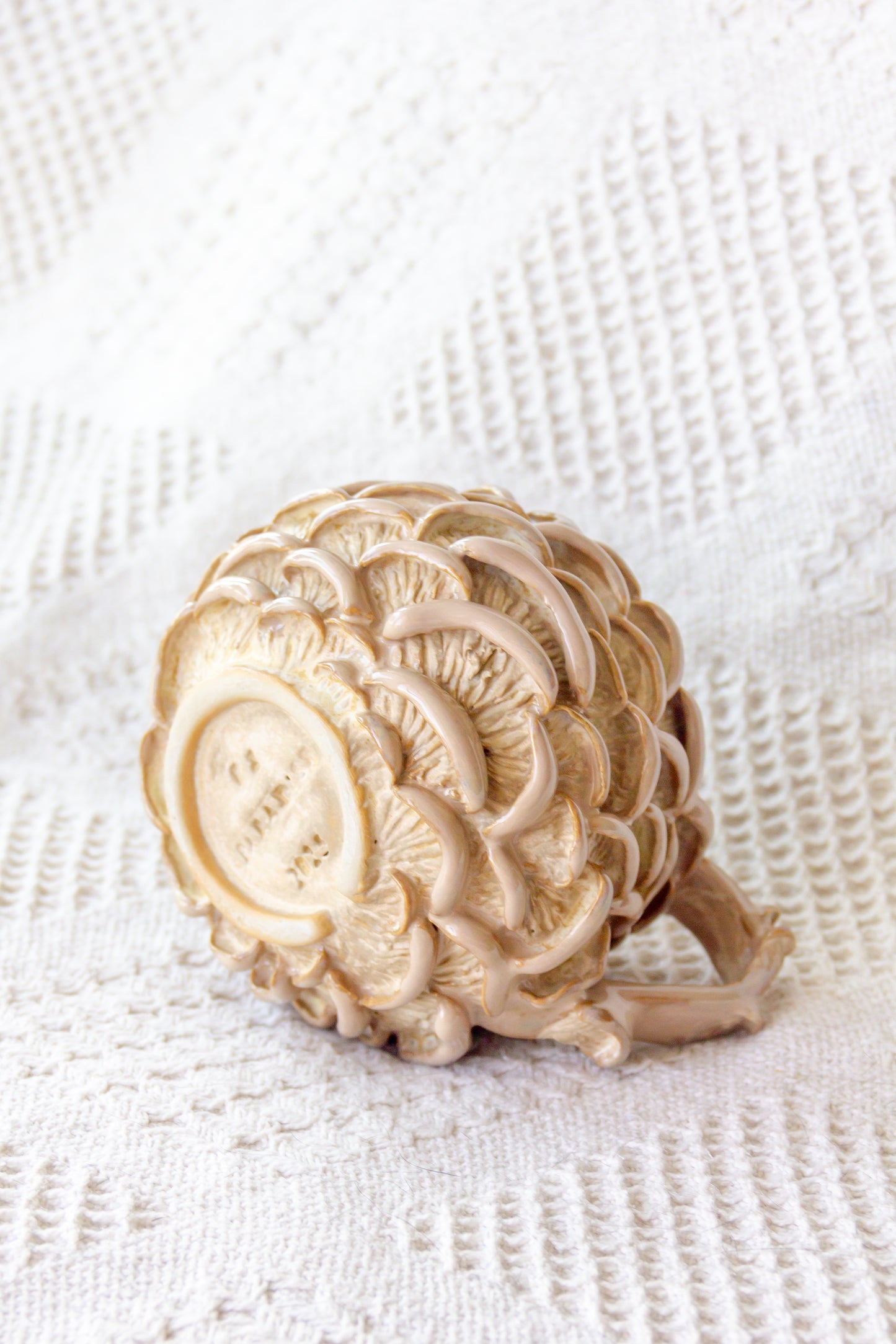 Kubek ceramiczny “Shrooms” beżowy