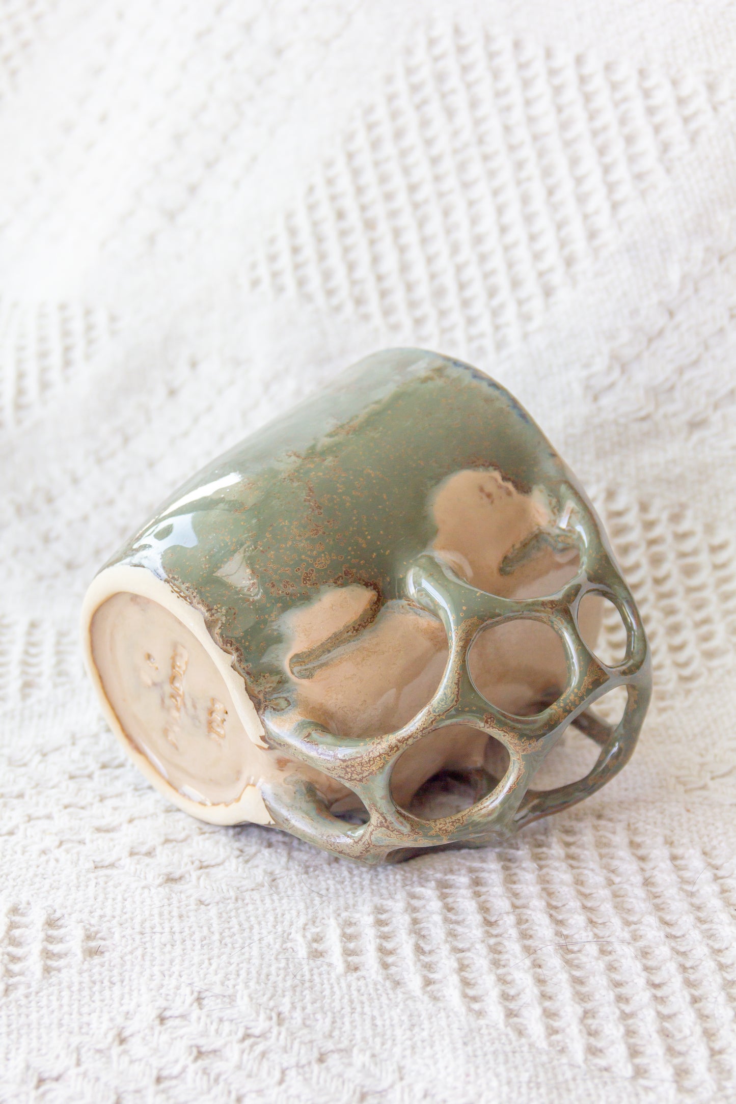 Kubek ceramiczny „Tripto” zielono-beżowy