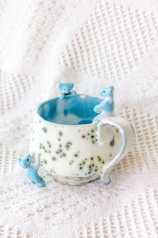 Kubek ceramiczny “Matcha” biało-niebieski z werlingami