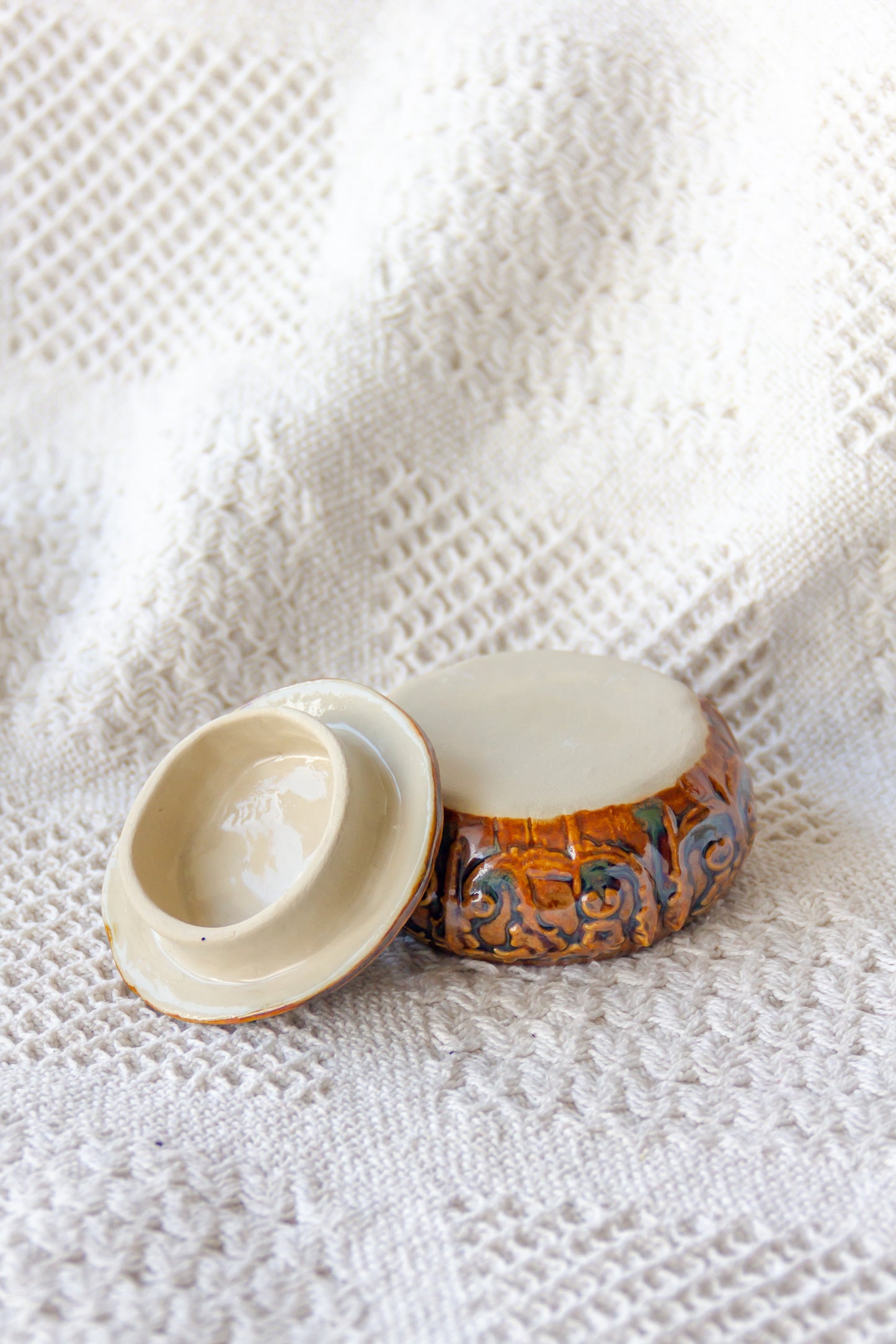 Szkatułka ceramiczna beżowo-brązowa