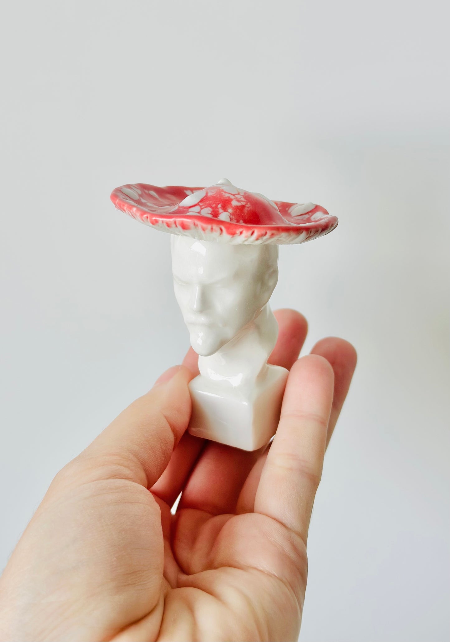 Lenin-grzyb, rzeźba porcelanowa