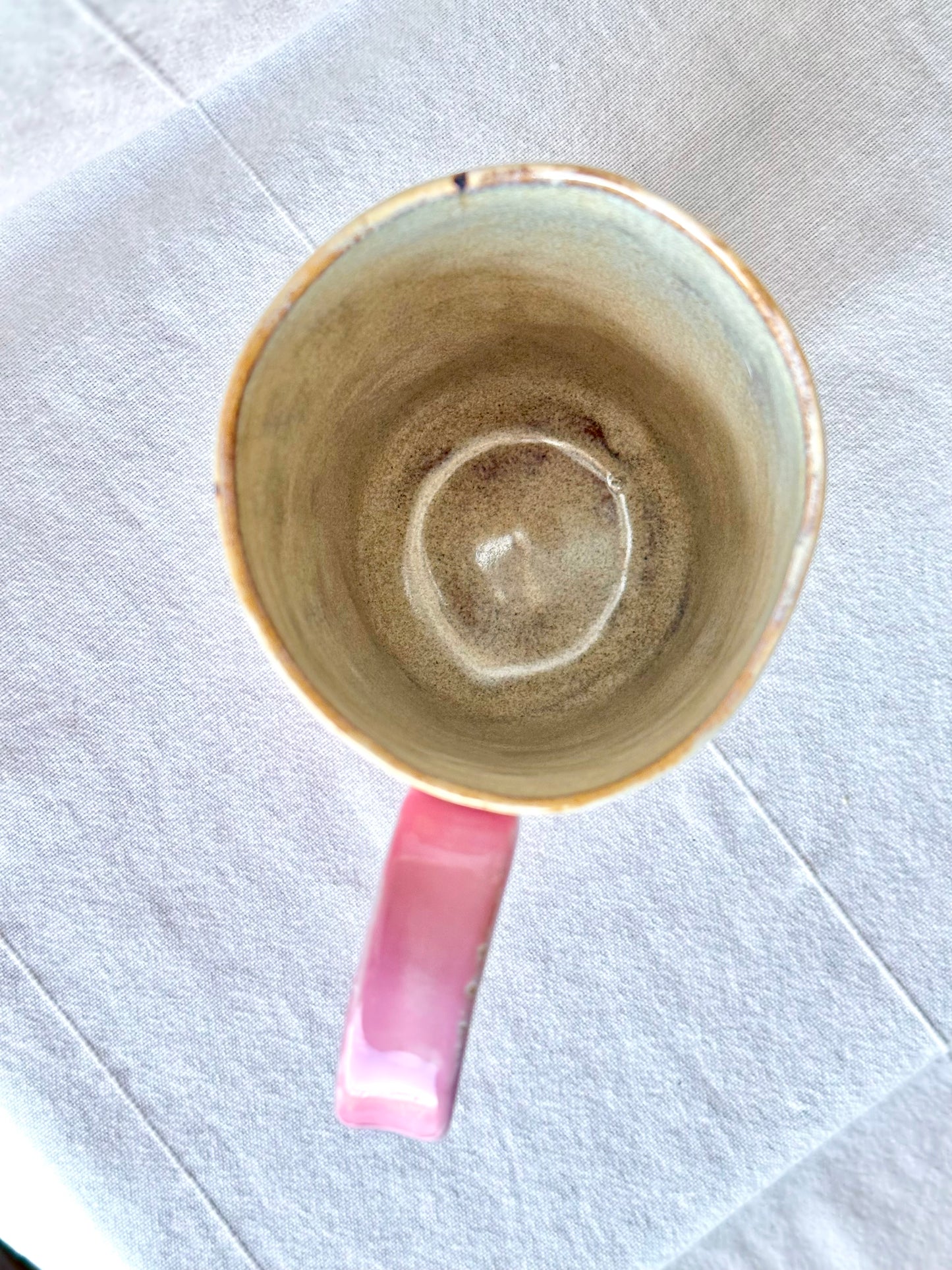 Kubek ceramiczny “Max” w kolorze różowo-kremowym