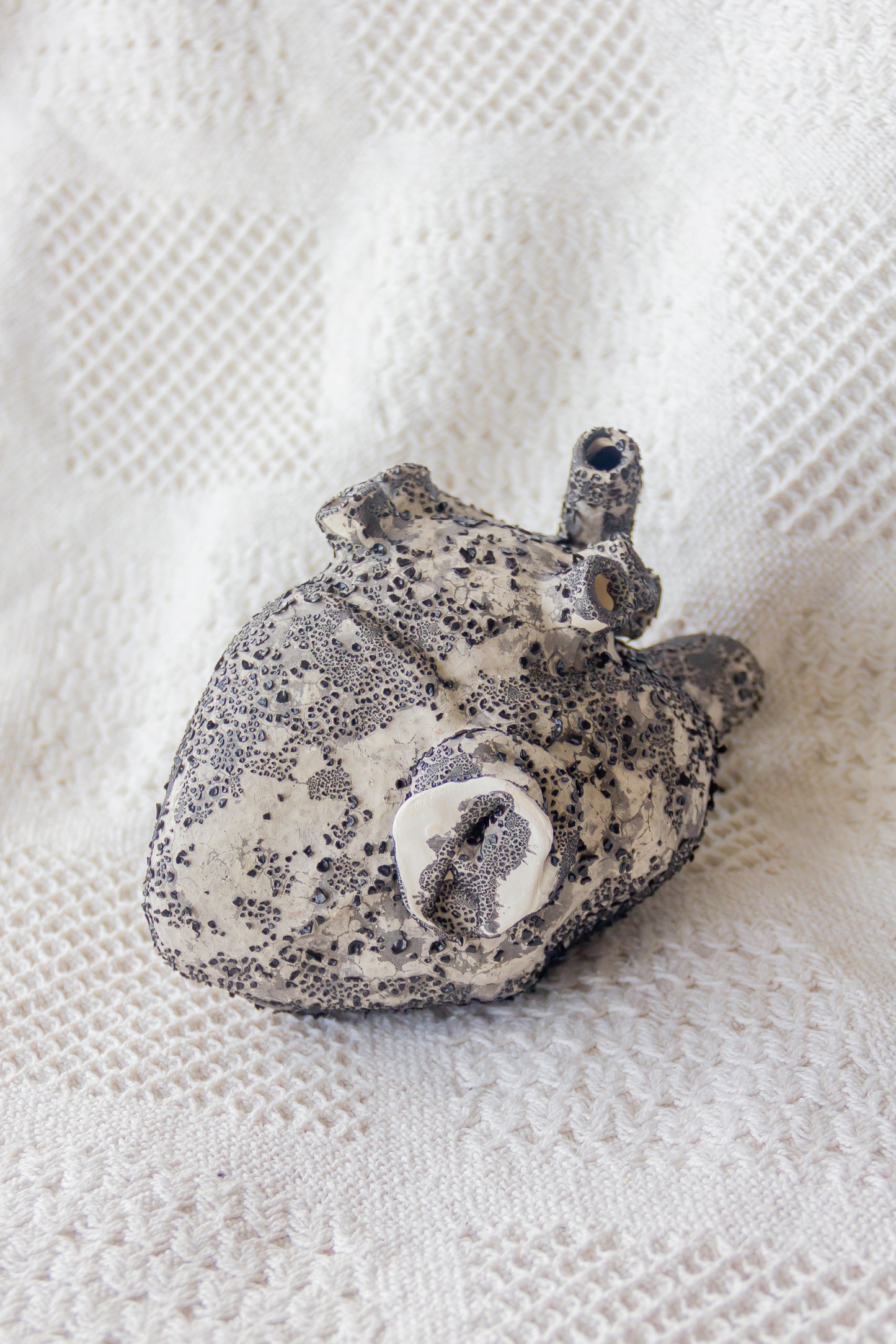 Serce ceramiczne beżowo-czarne