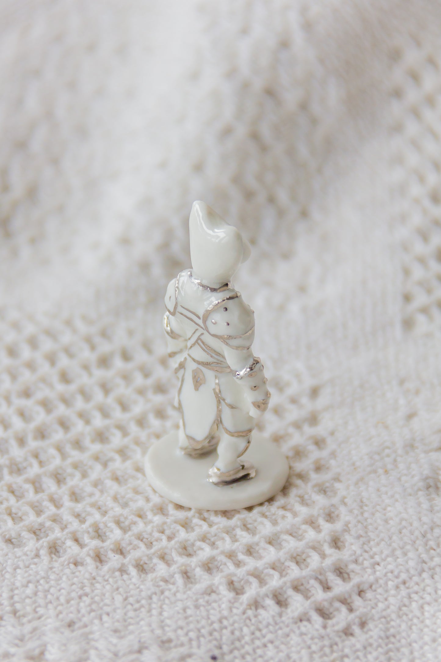 Werling rycerz, rzeźba porcelanowa platynowana