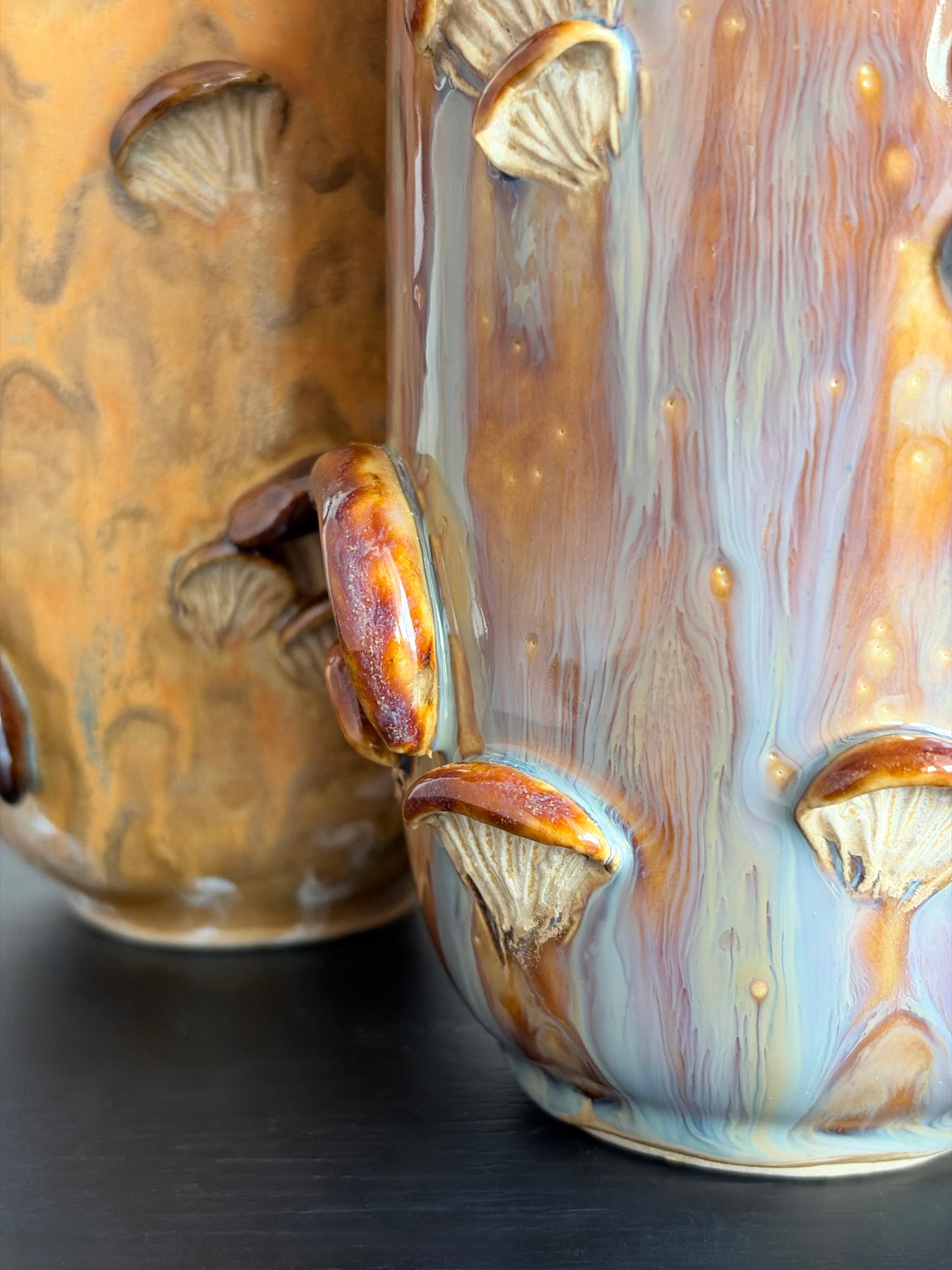 Kubek ceramiczny “Shrooms” brązowo-fioletowy