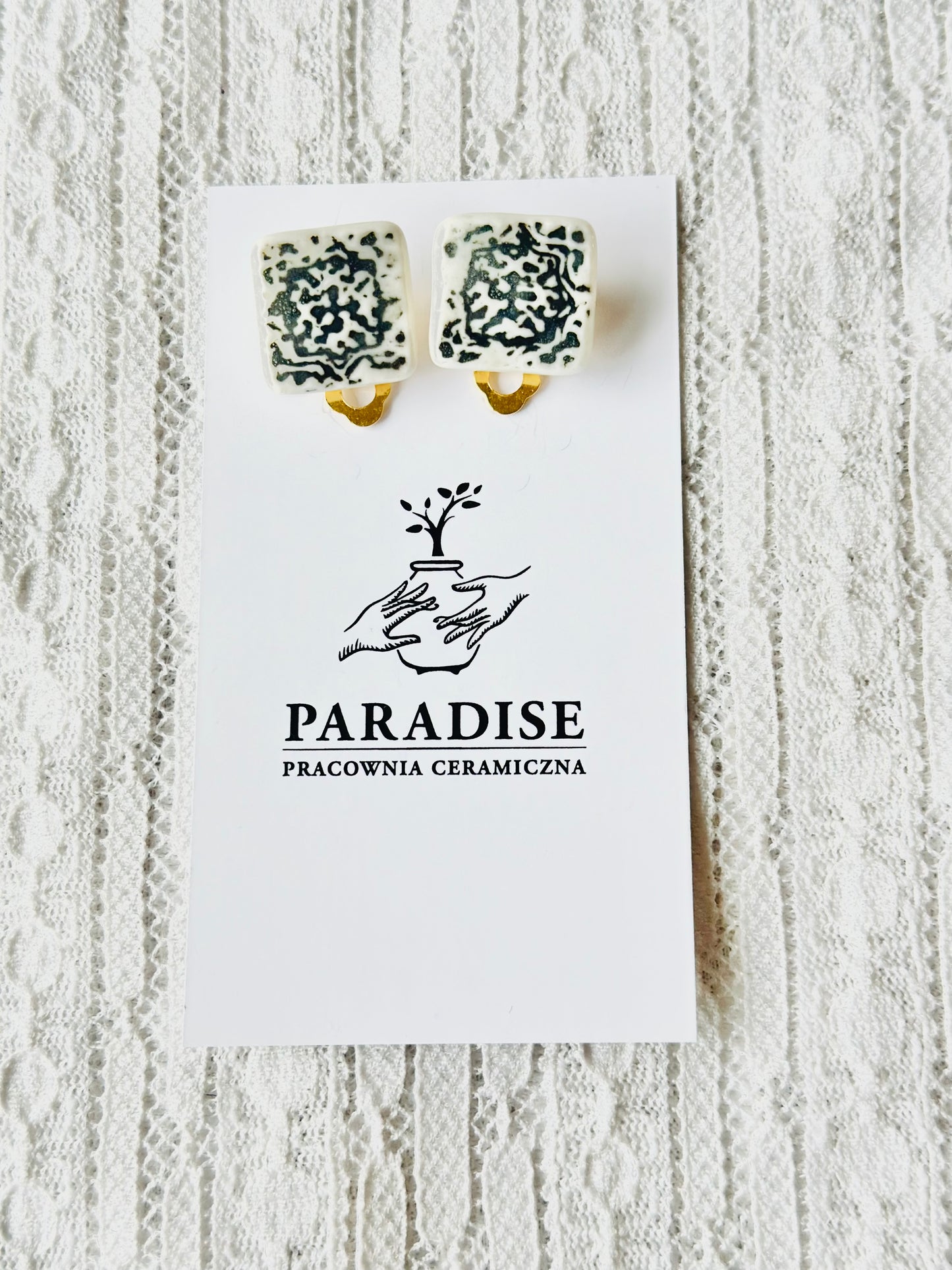 Collier amphore blanche pour huiles essentielles
