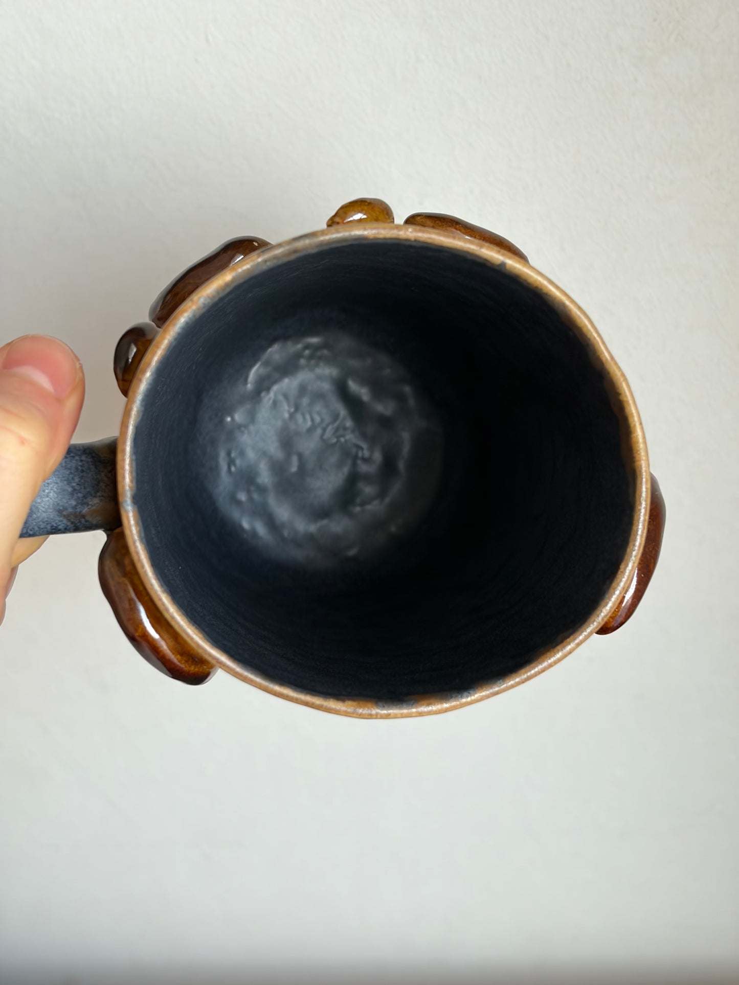 Kubek ceramiczny “Shrooms” brązowo-beżowy