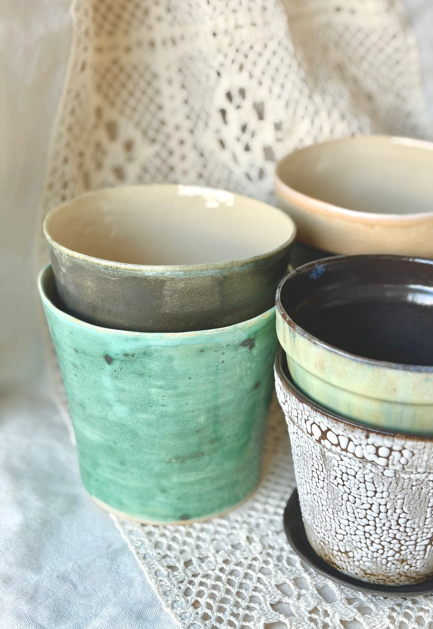 Mała doniczka z podstawką