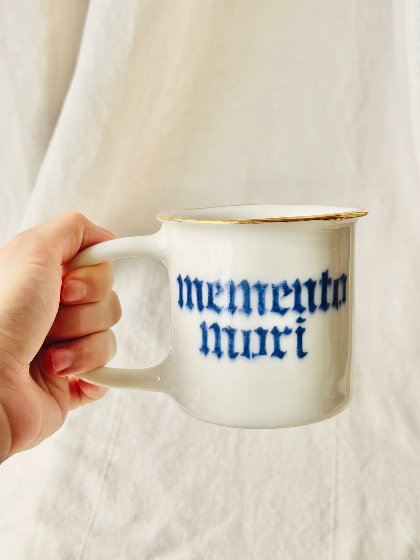 Mug en porcelaine plaqué or