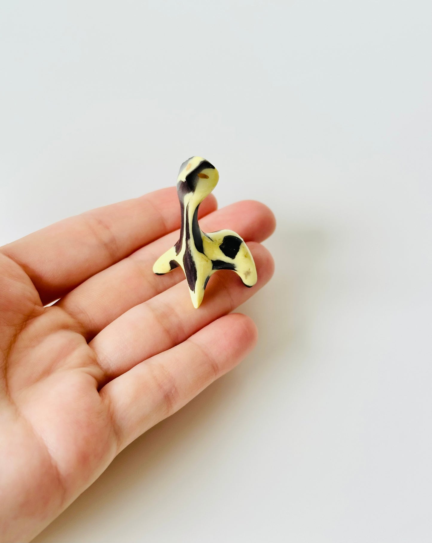 Figurka porcelanowa "Werlingtin pstrobrzuchy"