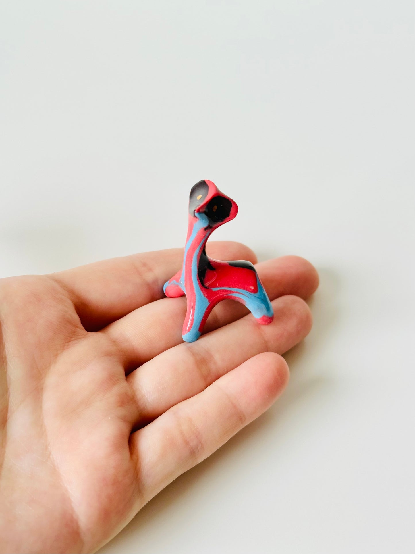 Figurka porcelanowa "Werlingtin pstrobrzuchy"