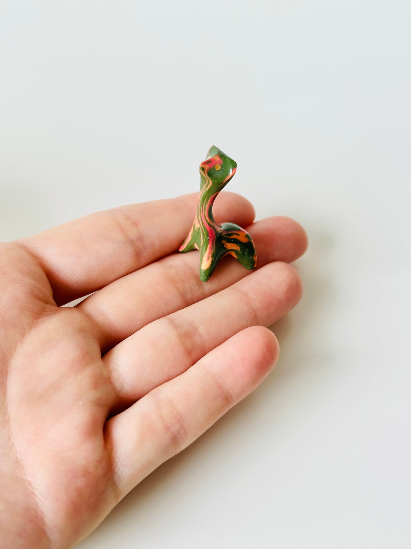 Figurka porcelanowa "Werlingtin pstrobrzuchy"