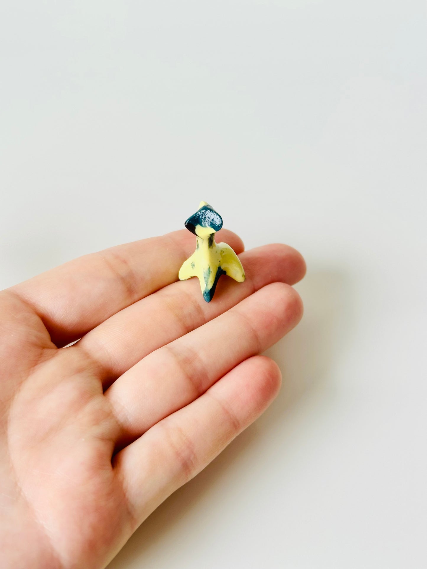 Figurka porcelanowa "Werlingtin pstrobrzuchy"