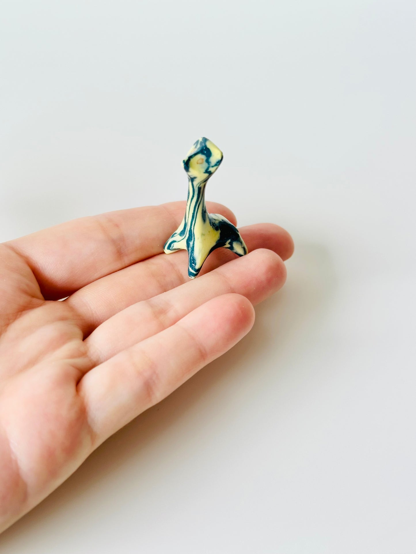 Figurka porcelanowa "Werlingtin pstrobrzuchy"