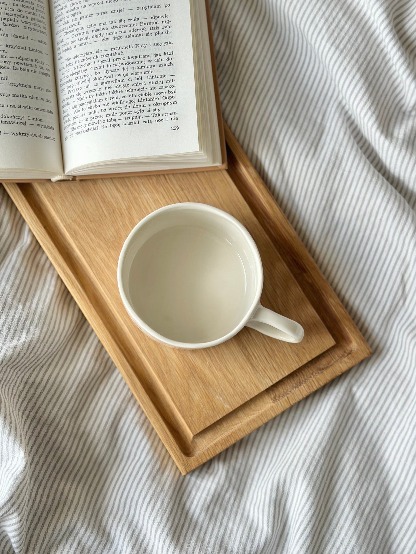 Kubek porcelanowy w kwiaty