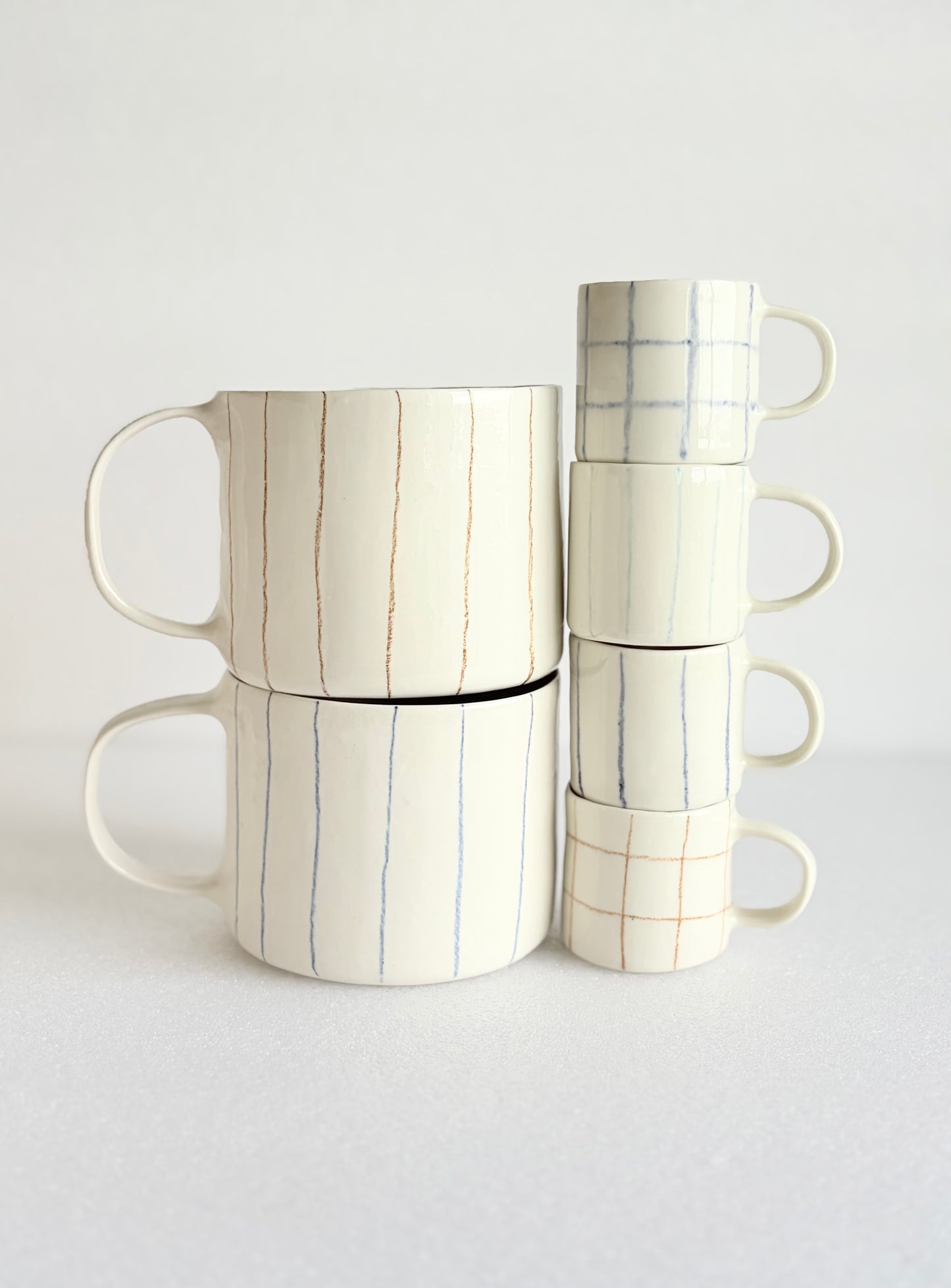 Kubek porcelanowy w pasy