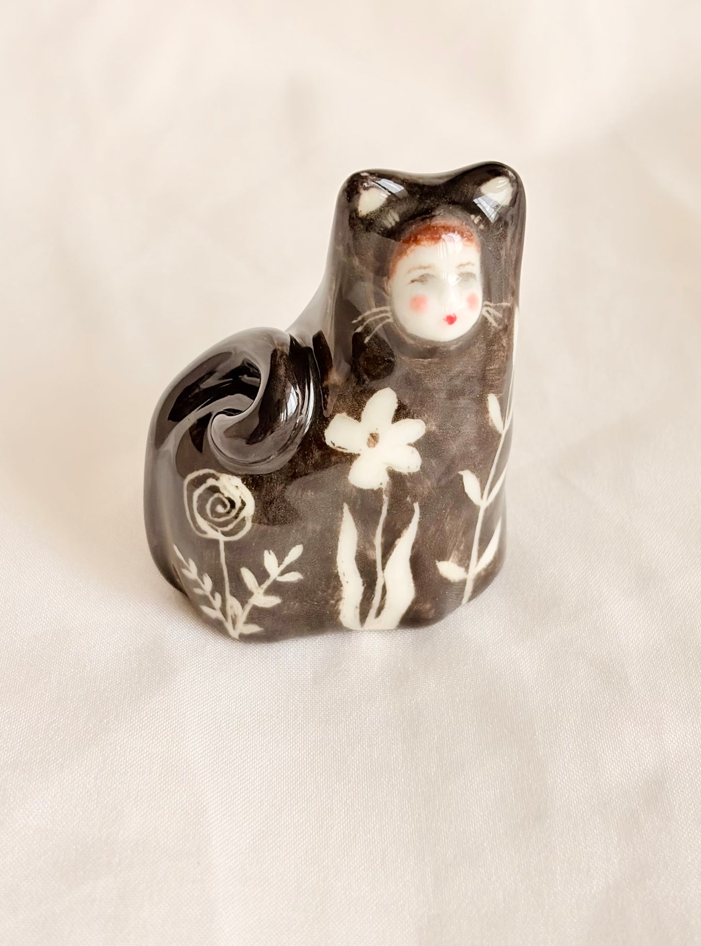 Figurka porcelanowa kotek