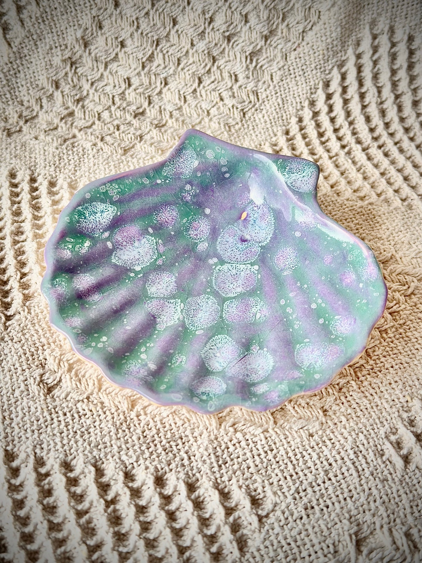 Présentoir à bijoux coquillage en porcelaine