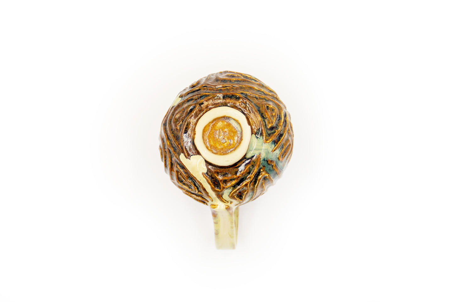 Kubek ceramiczny w kolorze brązowo-bezowym