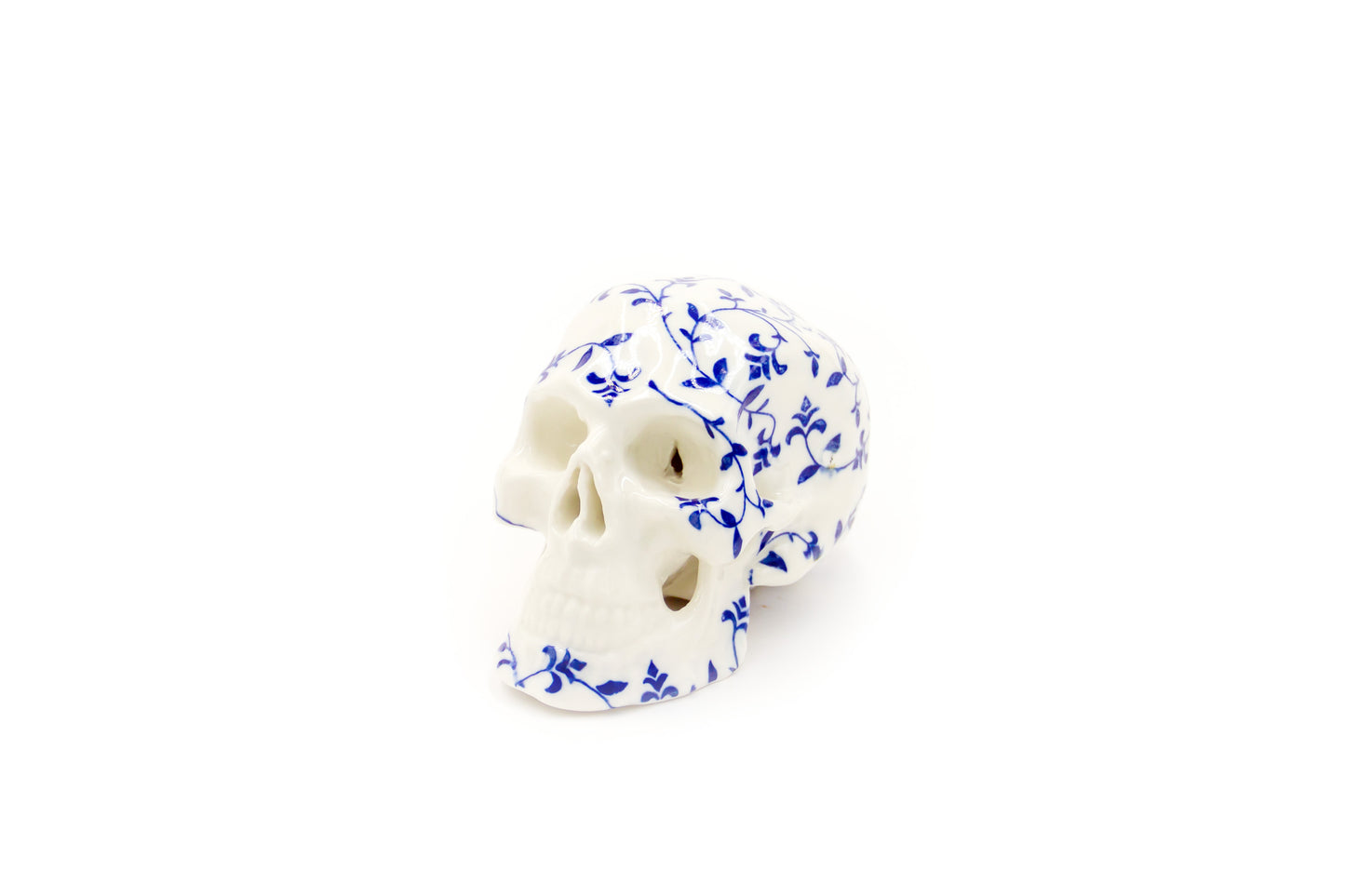 Czaszka porcelanowa ze wzorem