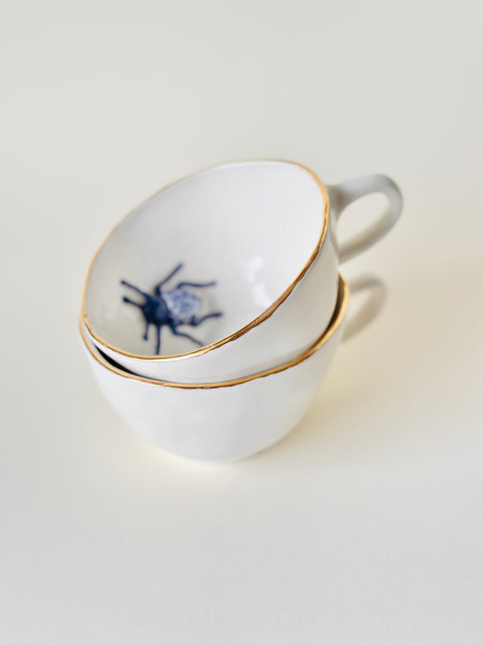 Tasse en porcelaine à fleurs colorées