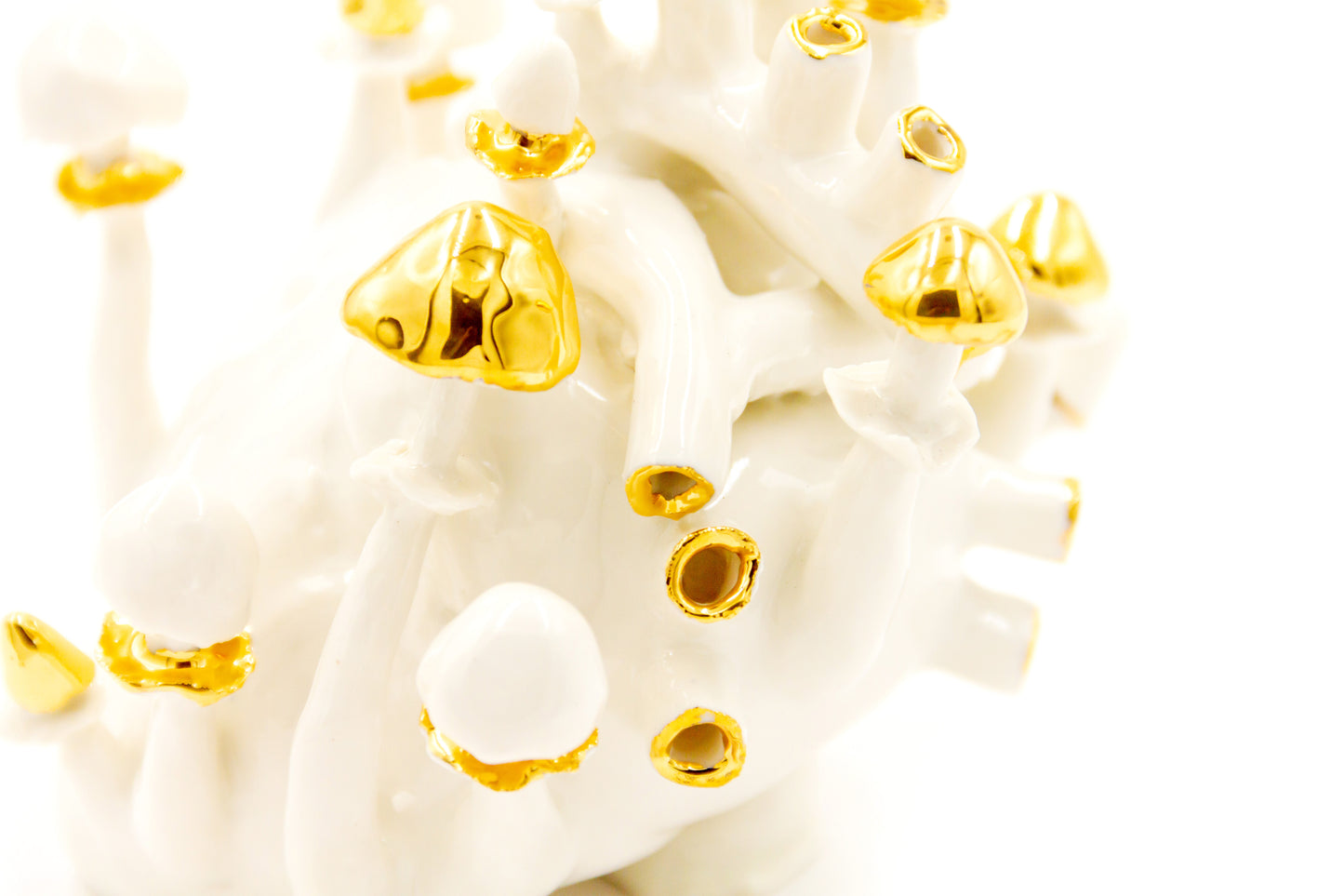 Serce porcelanowe z grzybami ze złoceniem