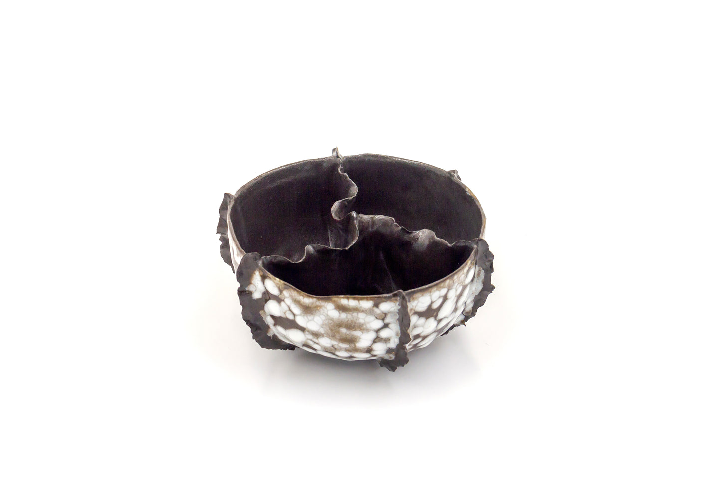 Miska ceramiczna w kolorze czarno-białym