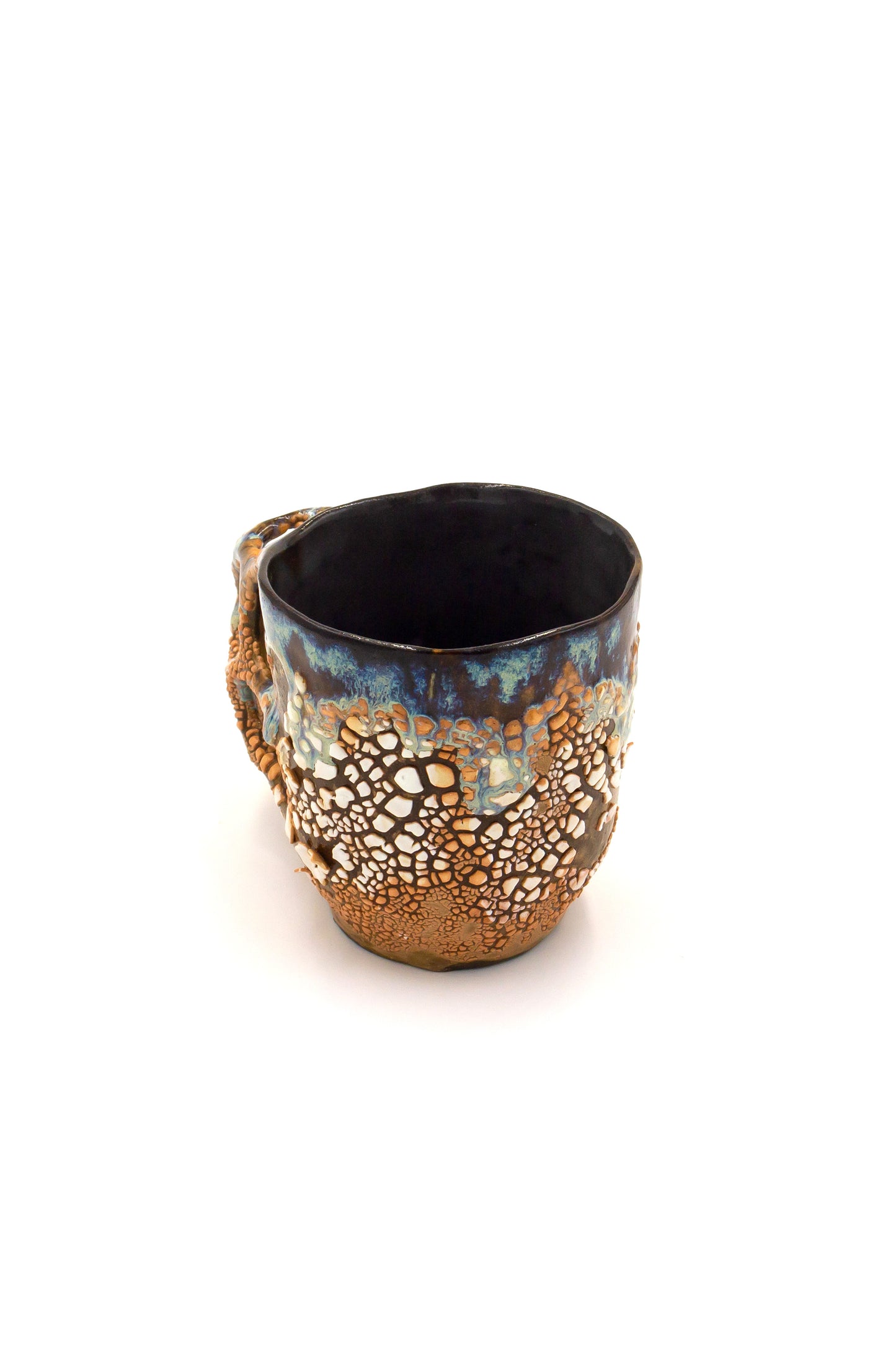 Kubek ceramiczny w kolorze czarno-brązowym