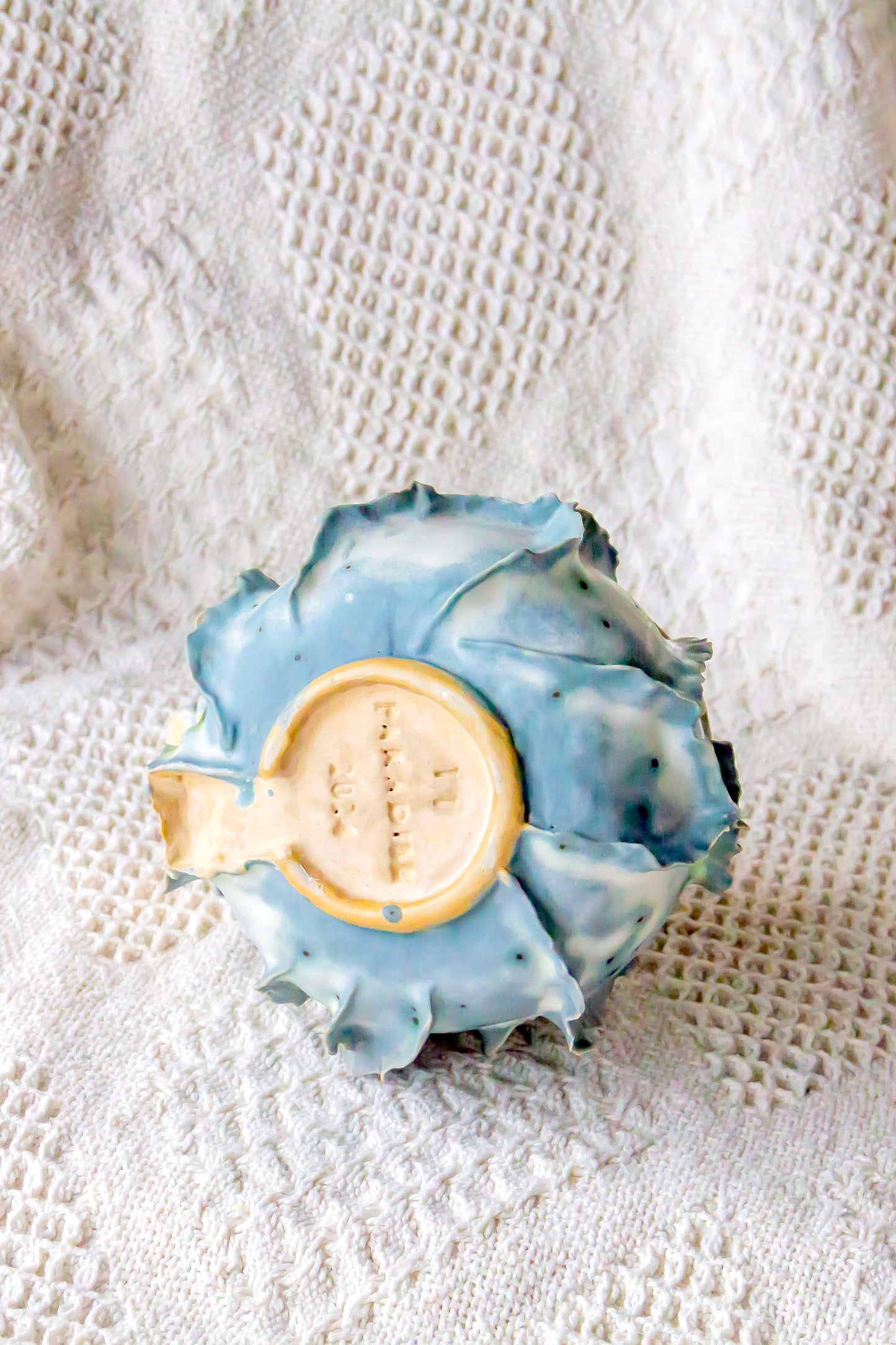 Kubek ceramiczny “Laminari” w kolorze szaro-niebieskim