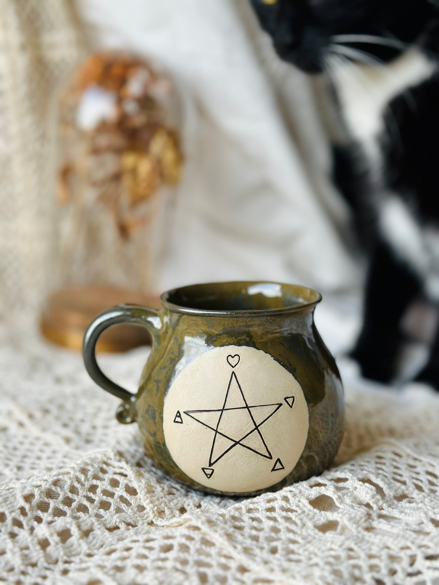 Kubek ceramiczny wiedźmowy kociołek