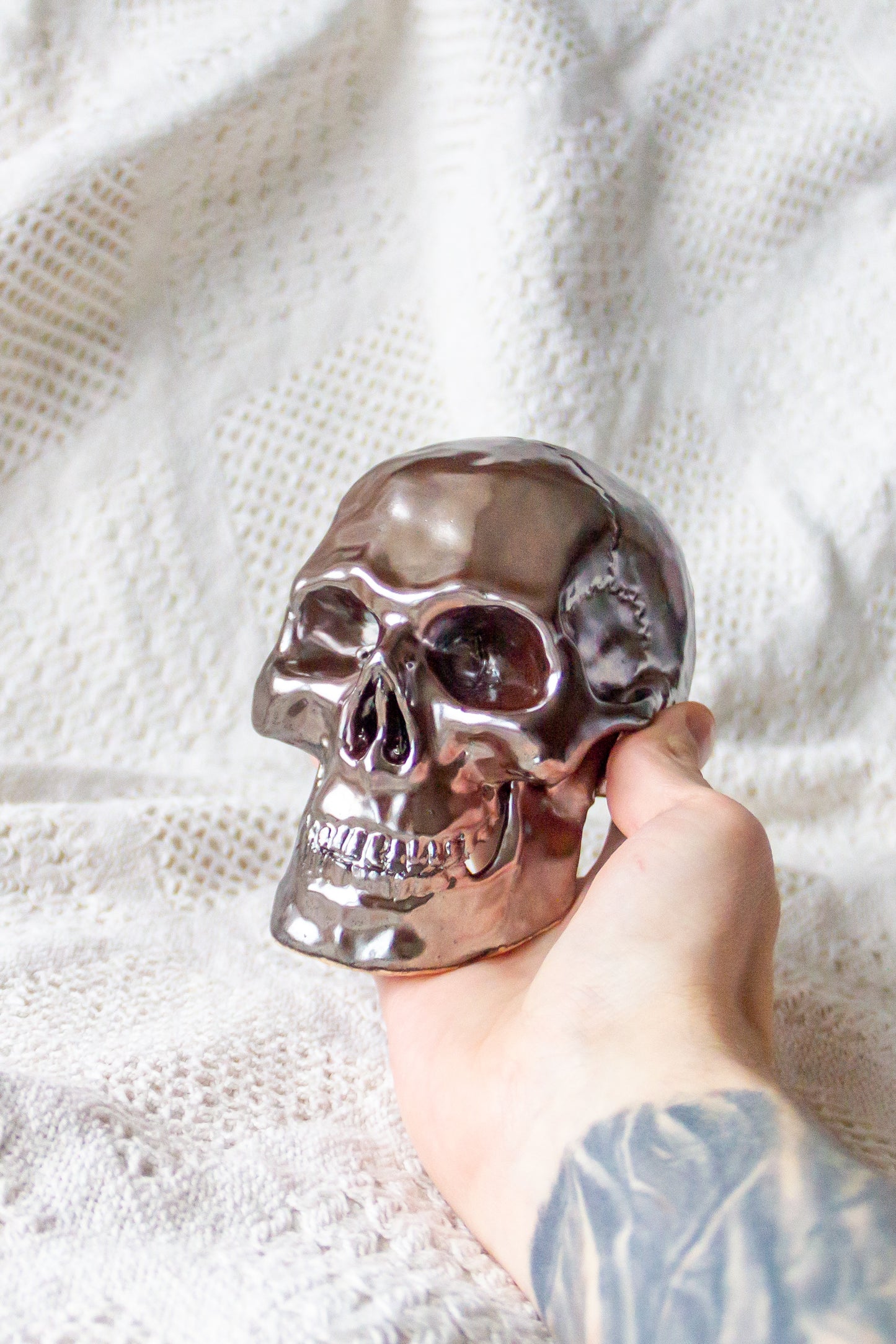 Czaszka ceramiczna w kolorze metalowym