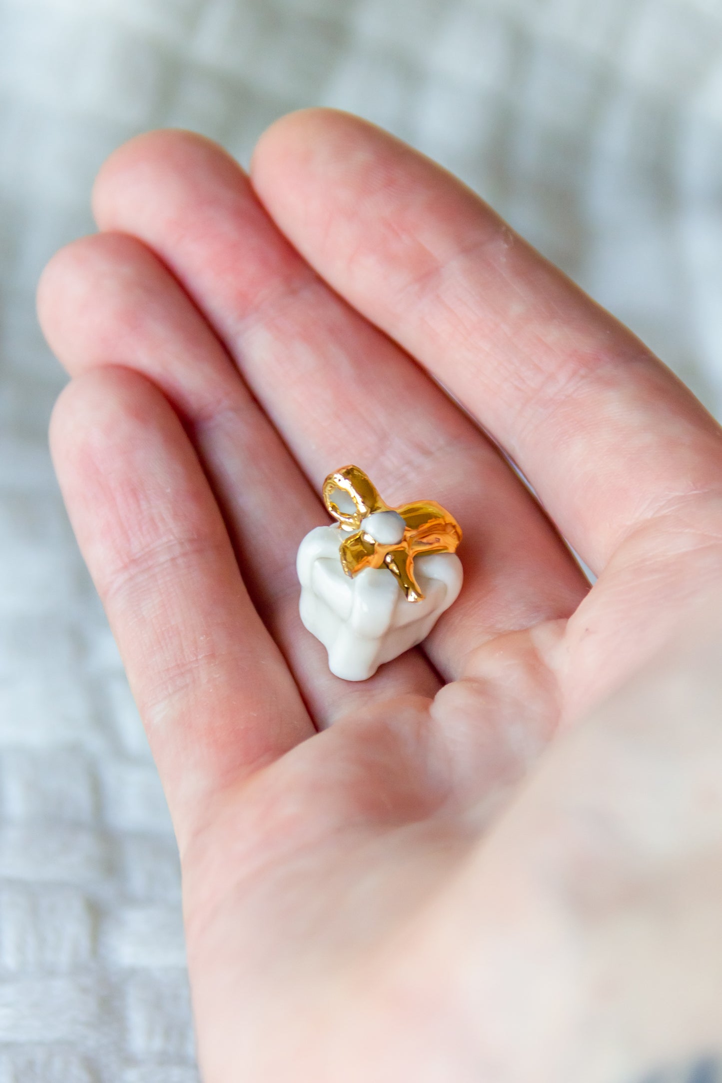 Mini crâne en céramique marron