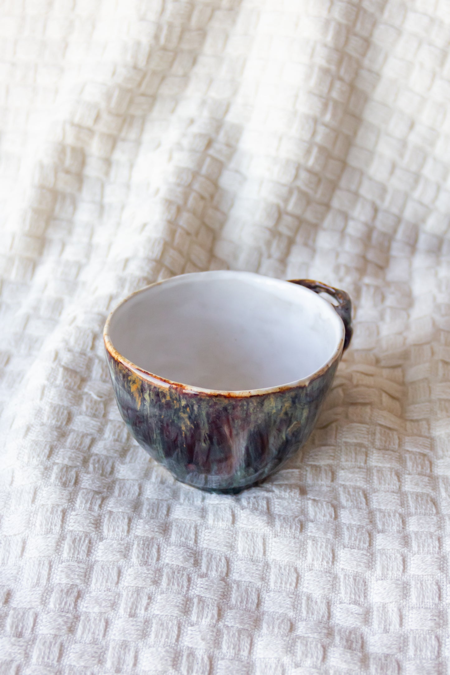 Filiżanka ceramiczna „Tripto” brązowo-biała