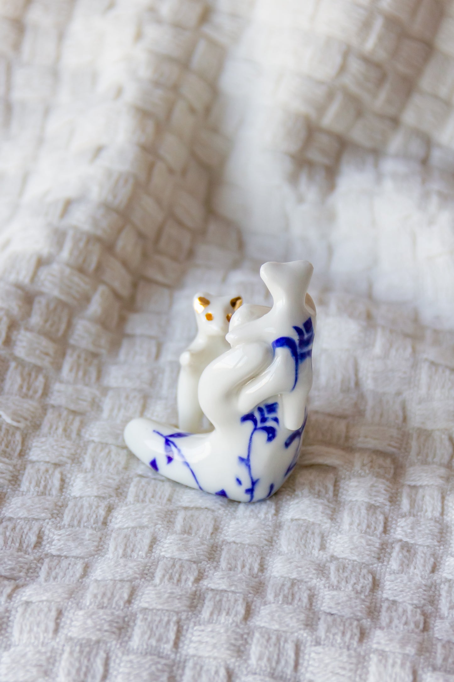 Rodzina werlingów, rzeźba porcelanowa ze złoceniem