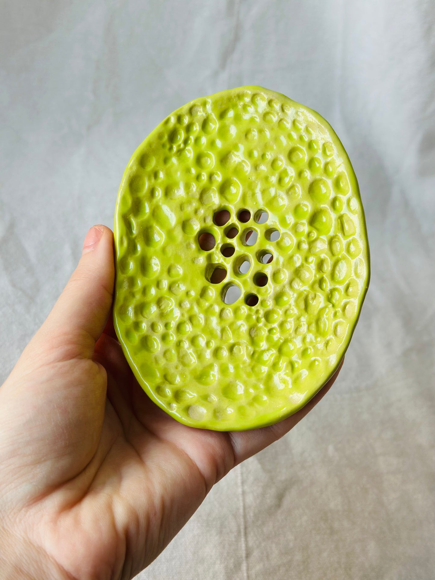 Petit porte savon sur pieds