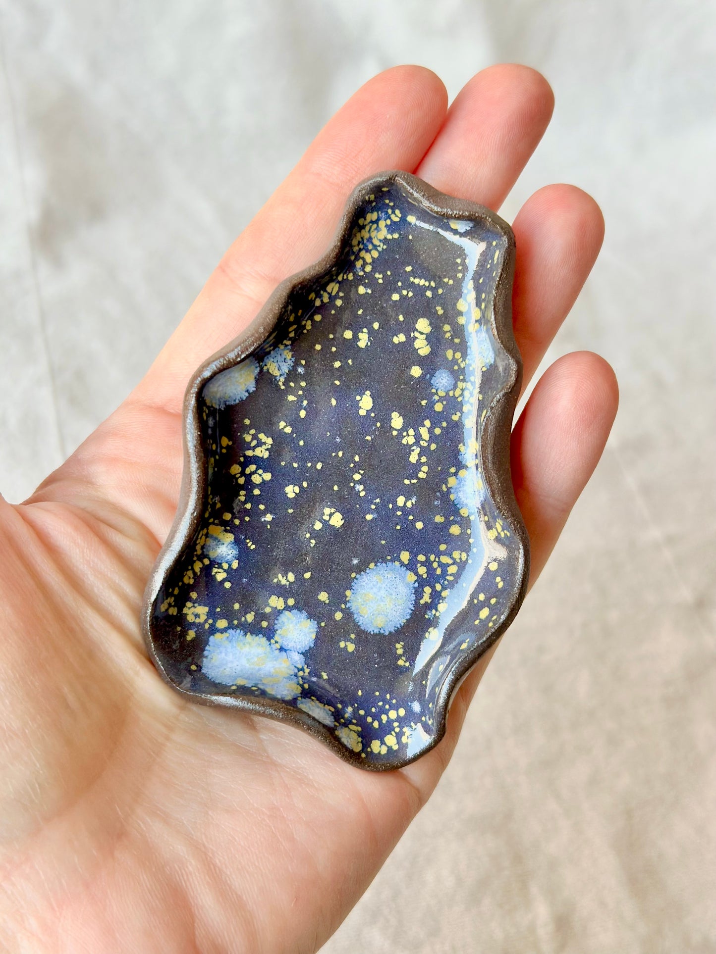 Talerzyk o nieregularnym kształcie (różne warianty)