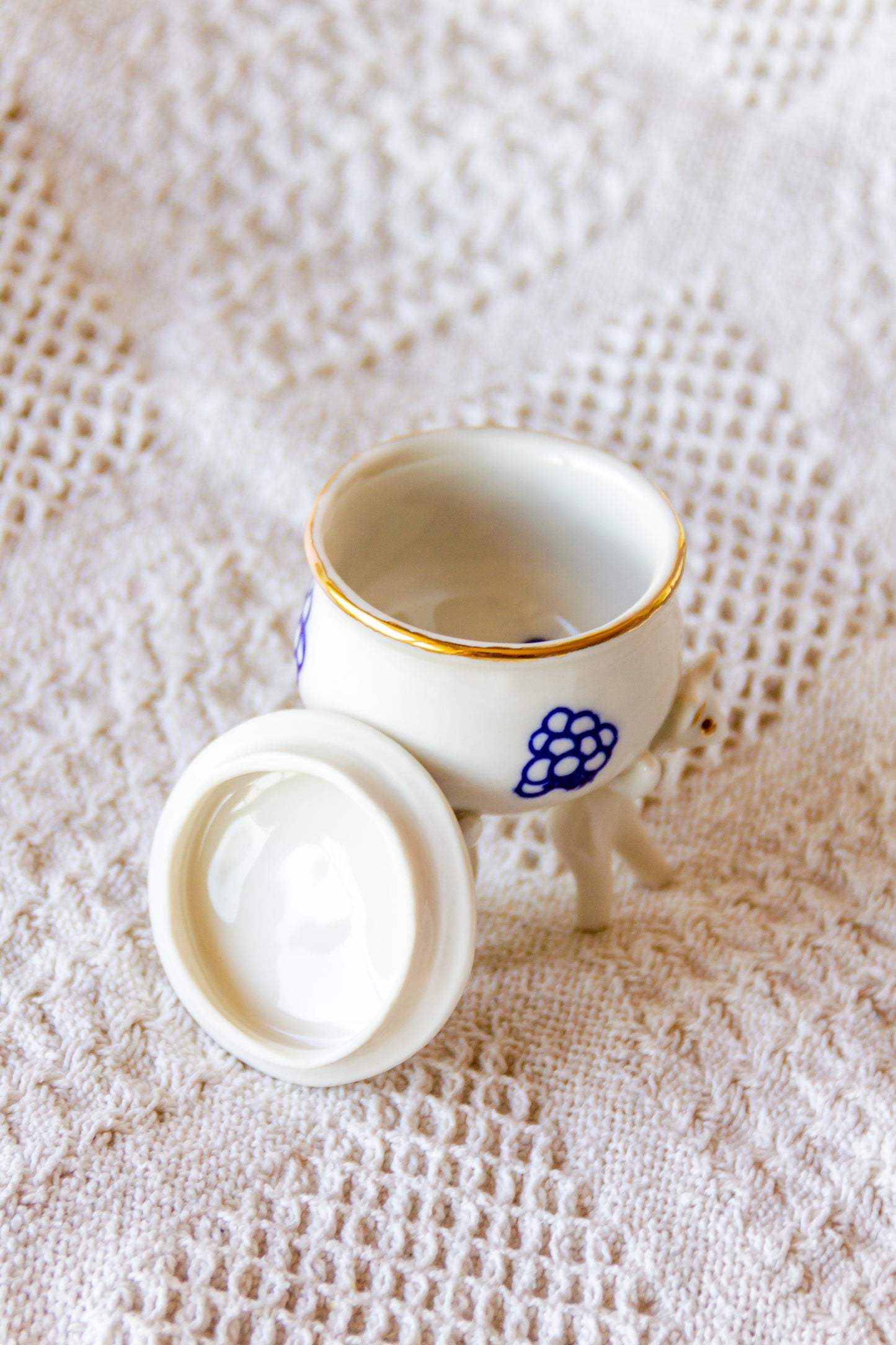 Szkatułka porcelanowa z werlingami mini