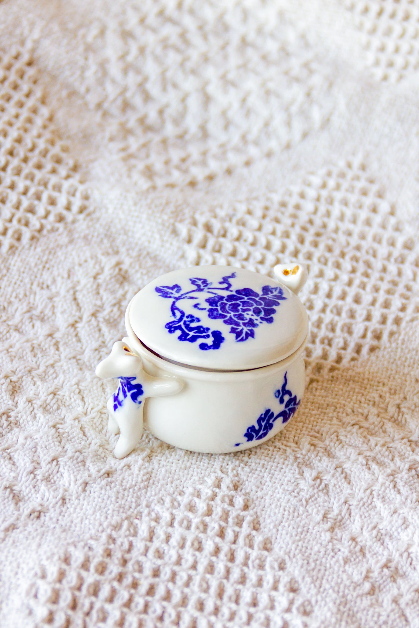 Szkatułka porcelanowa z werlingami mini