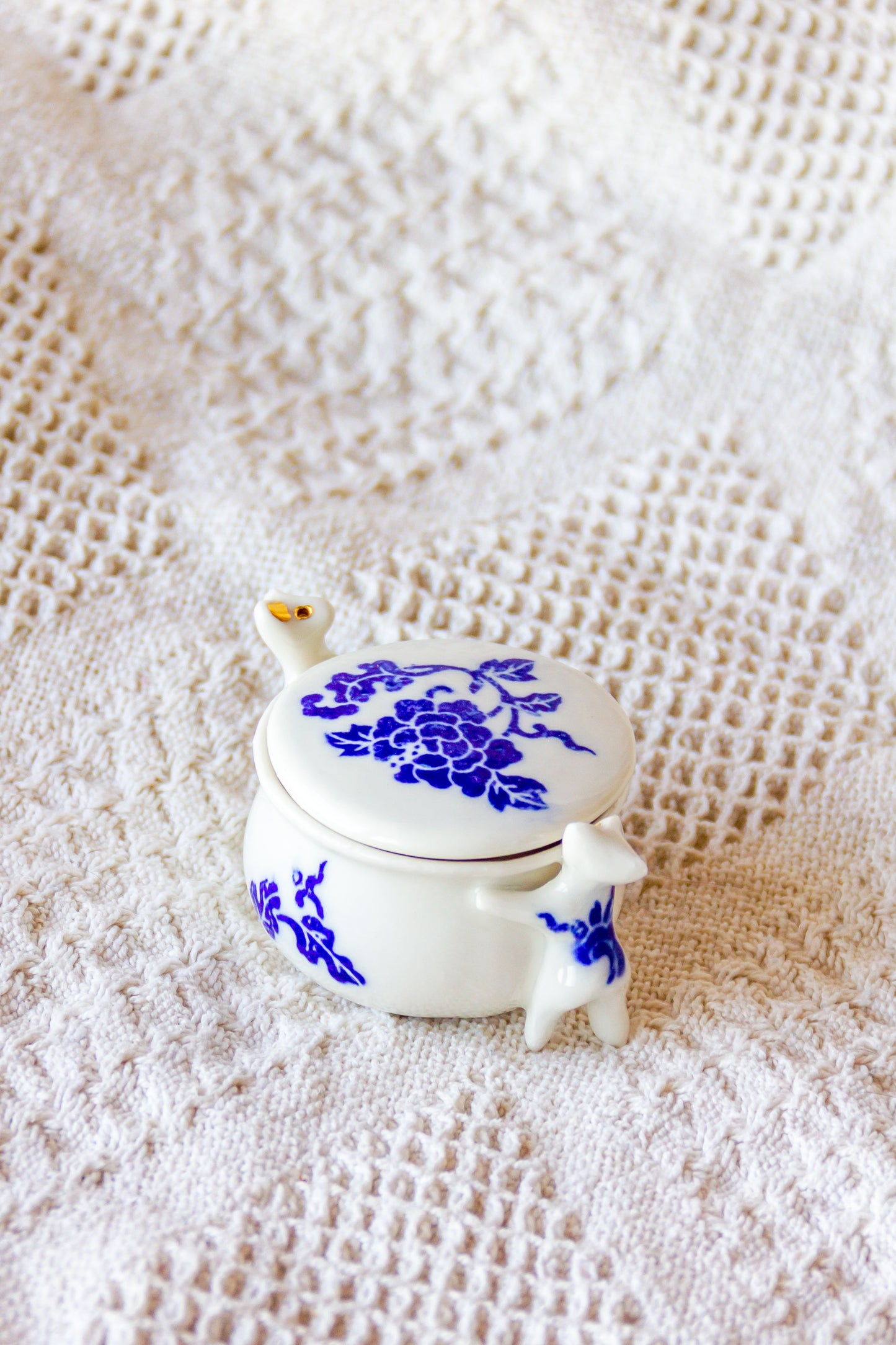 Szkatułka porcelanowa z werlingami mini