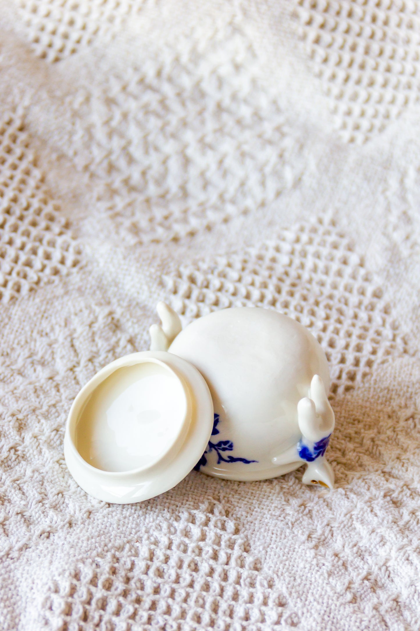 Szkatułka porcelanowa z werlingami mini