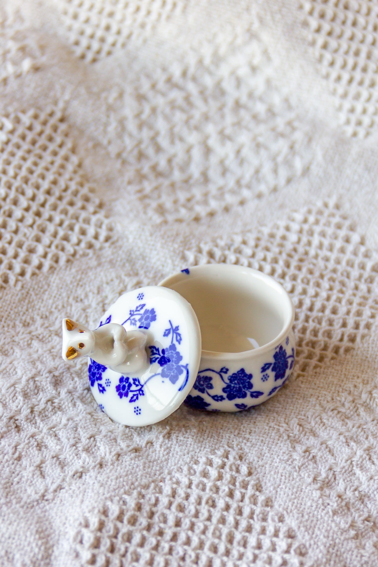 Szkatułka porcelanowa z werlingiem mini