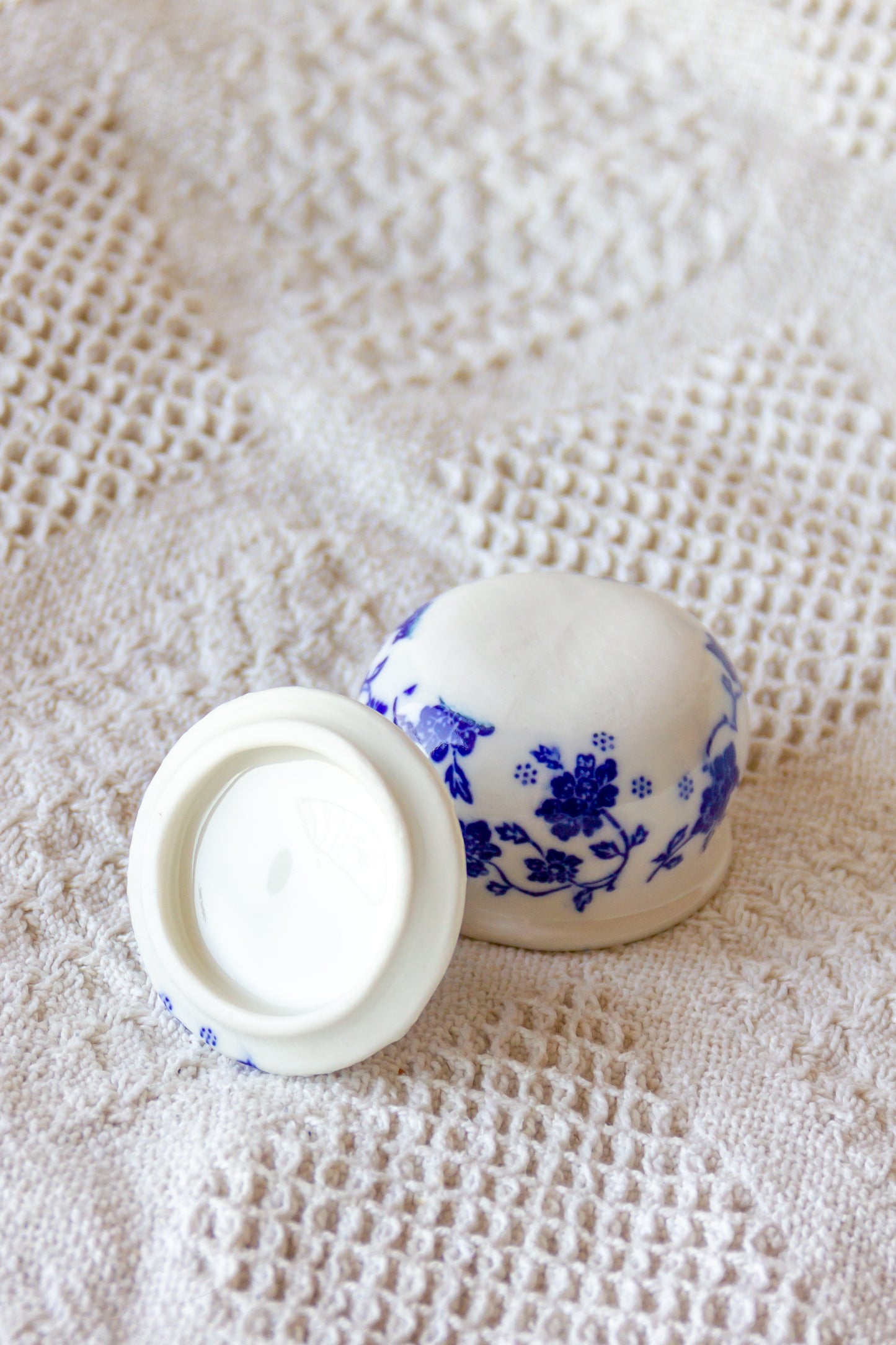 Szkatułka porcelanowa z werlingiem mini