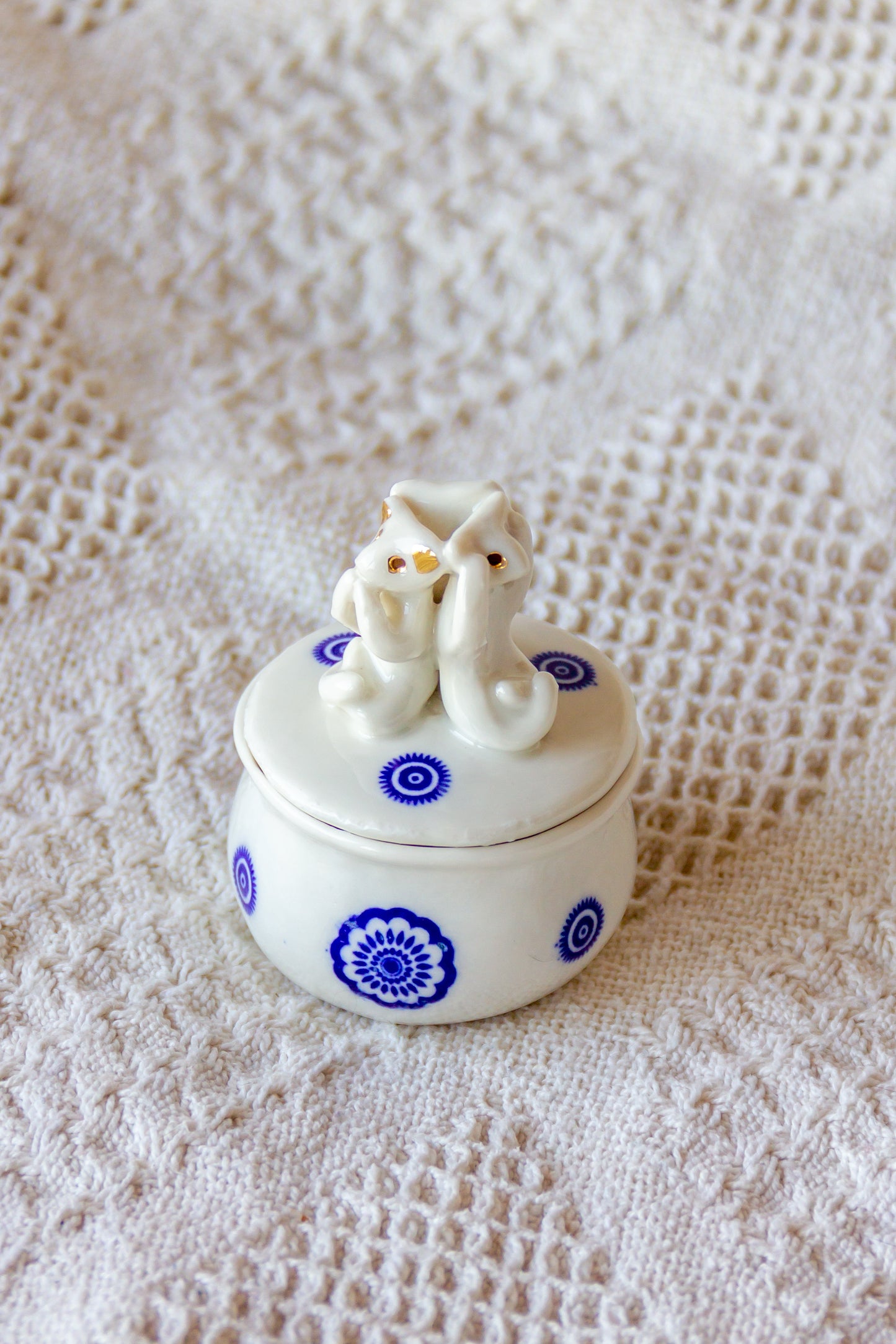 Szkatułka porcelanowa z werlingami mini
